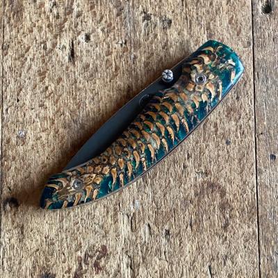 Roman - Pigne de pin vert